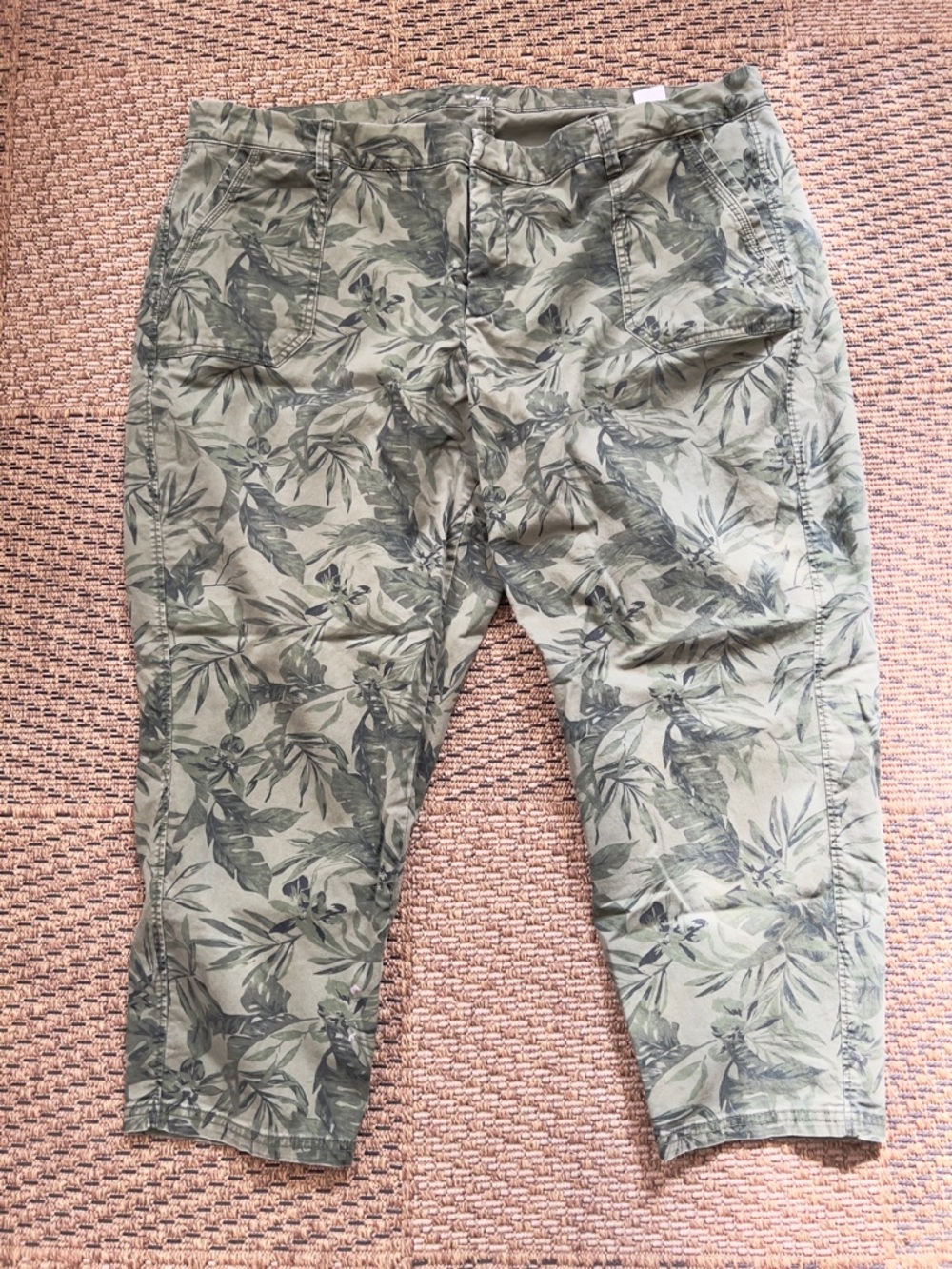 Old Navy Pixie Tropical Print Crop Pants 24 Plus Long - Picture 1 of 4